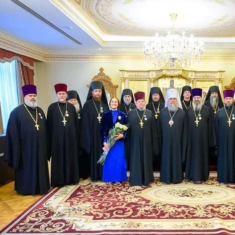 Вручение наград митрополитом Александром