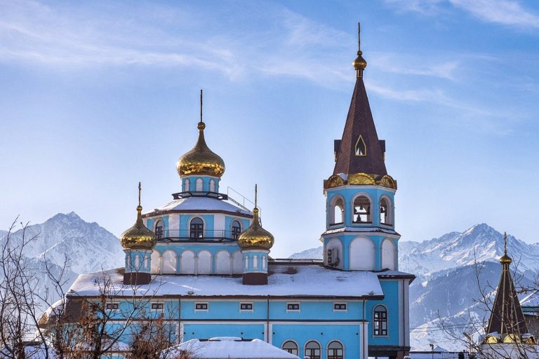 Храм Петра и Павла в Алматы